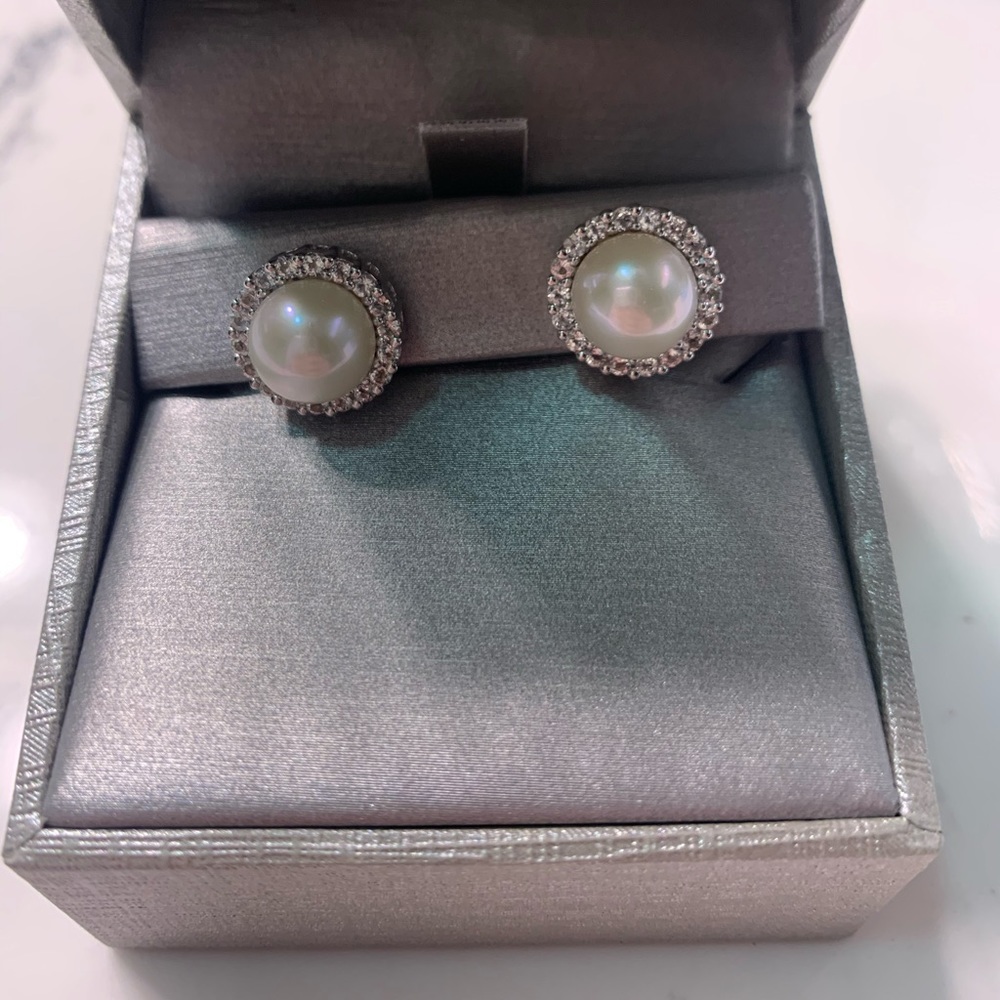 Women’s studs from Zales